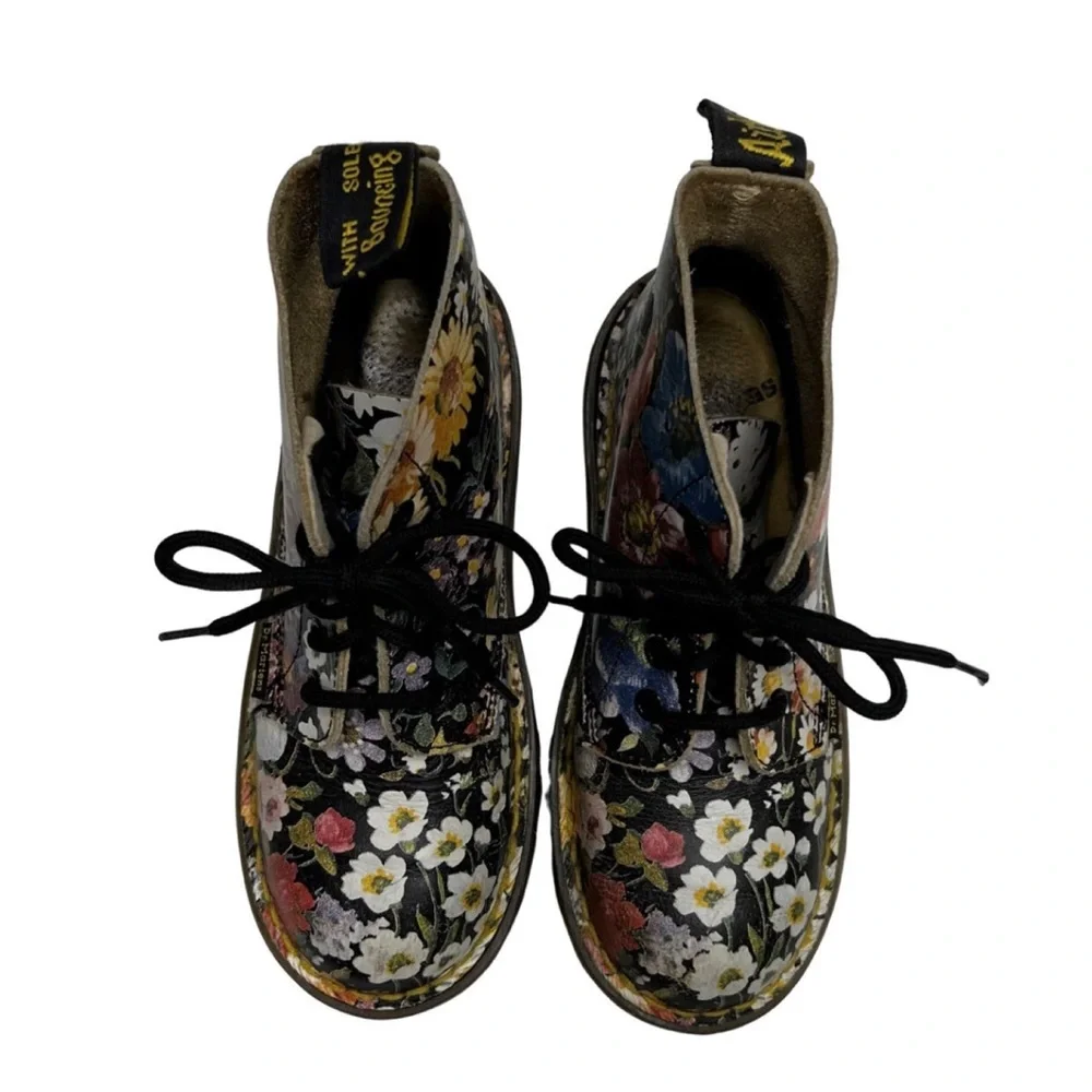 Vintage Dr. Martens Sienna Miller Floral Boots‎